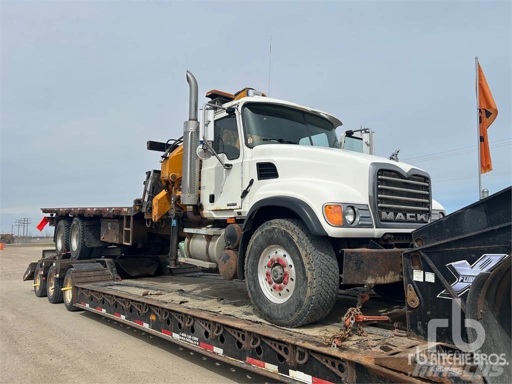 Mack CV713 Kraanaga veokid