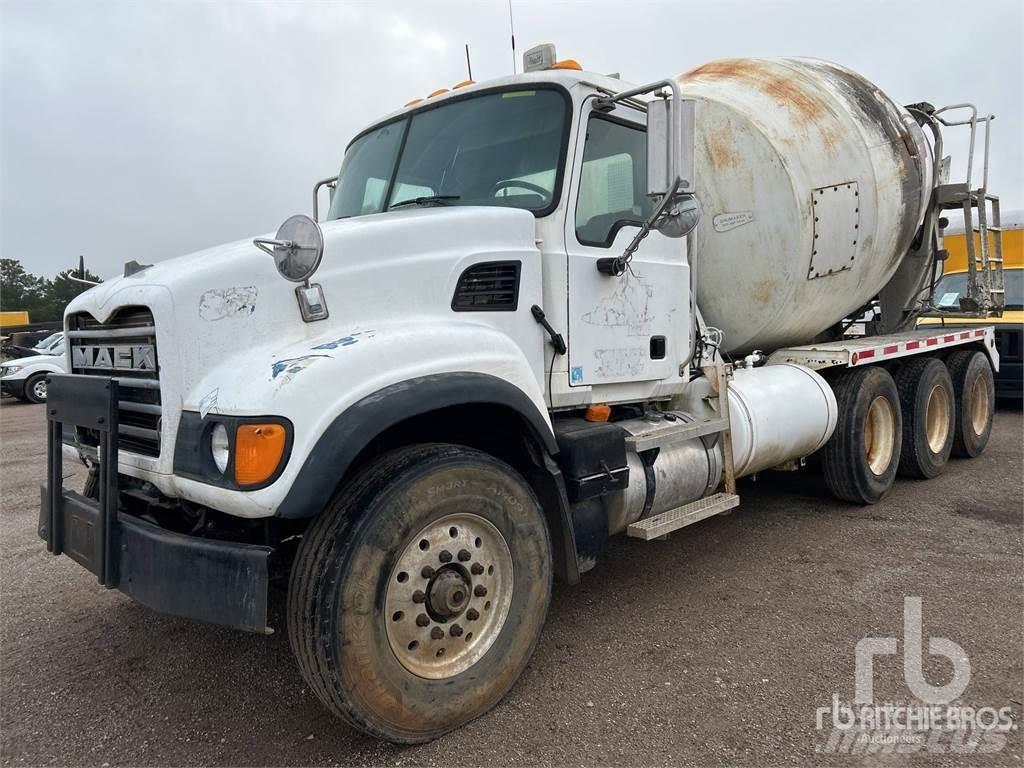 Mack CV713 Betooniveokid