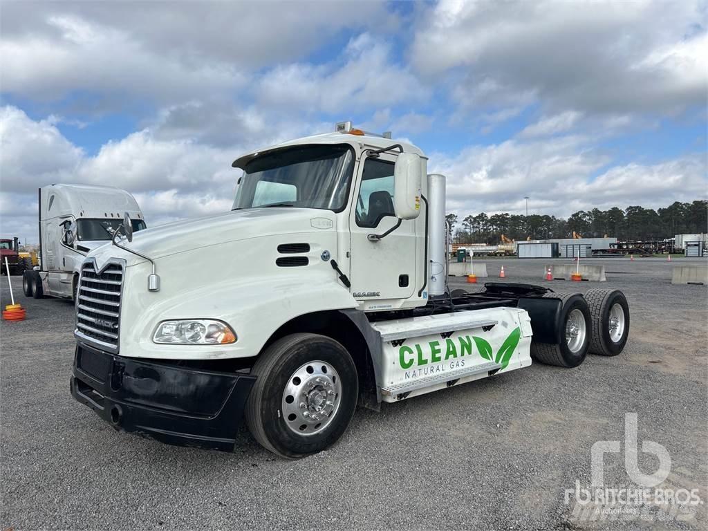 Mack CXU633T Sadulveokid