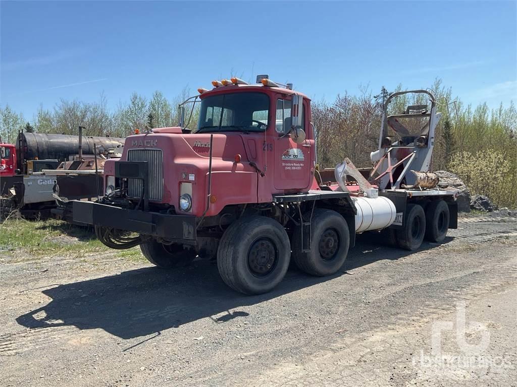 Mack DMM6906EX Raamautod