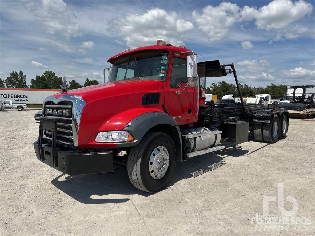 Mack GU813 Trossüsteemiga vahetuskere veokid