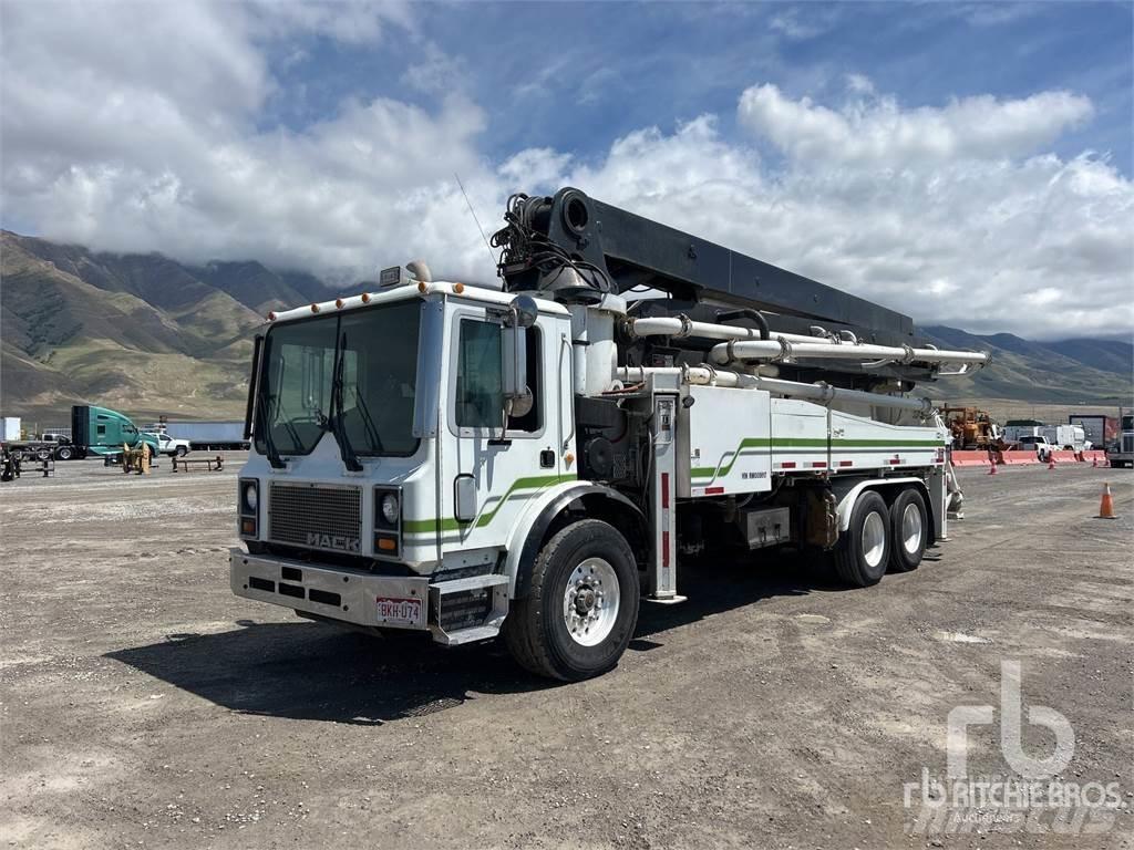 Mack MR688S Betooniveokid
