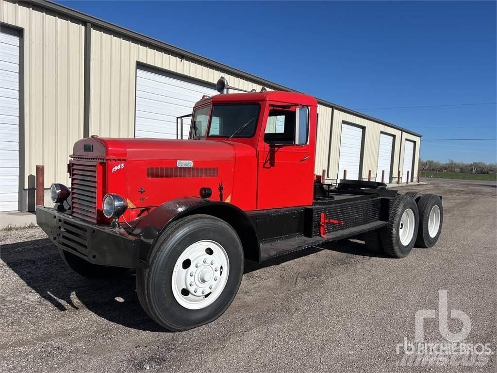 Peterbilt 354DT Sadulveokid