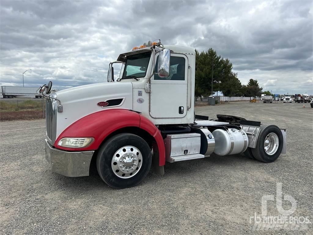 Peterbilt 384 Sadulveokid