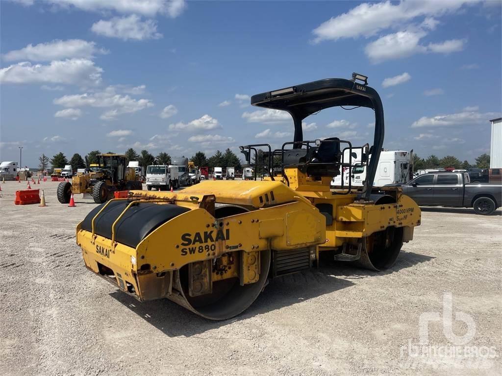 Sakai SW880 Tandemrullid