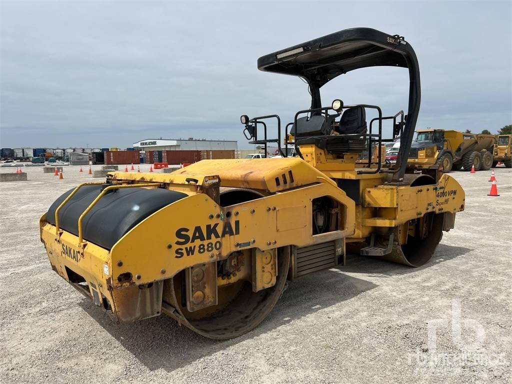 Sakai SW880 Tandemrullid