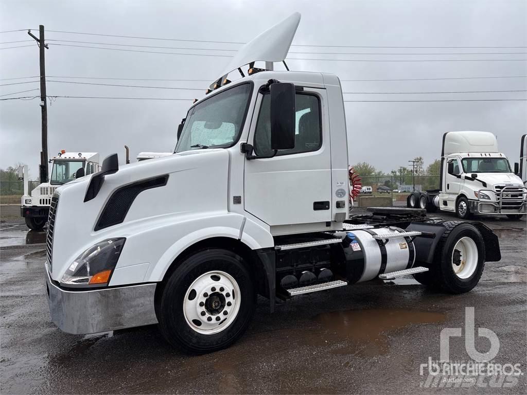 Volvo VNL Sadulveokid