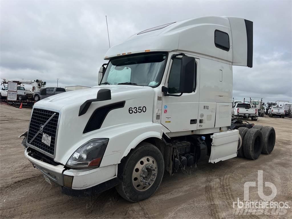 Volvo VNL Sadulveokid