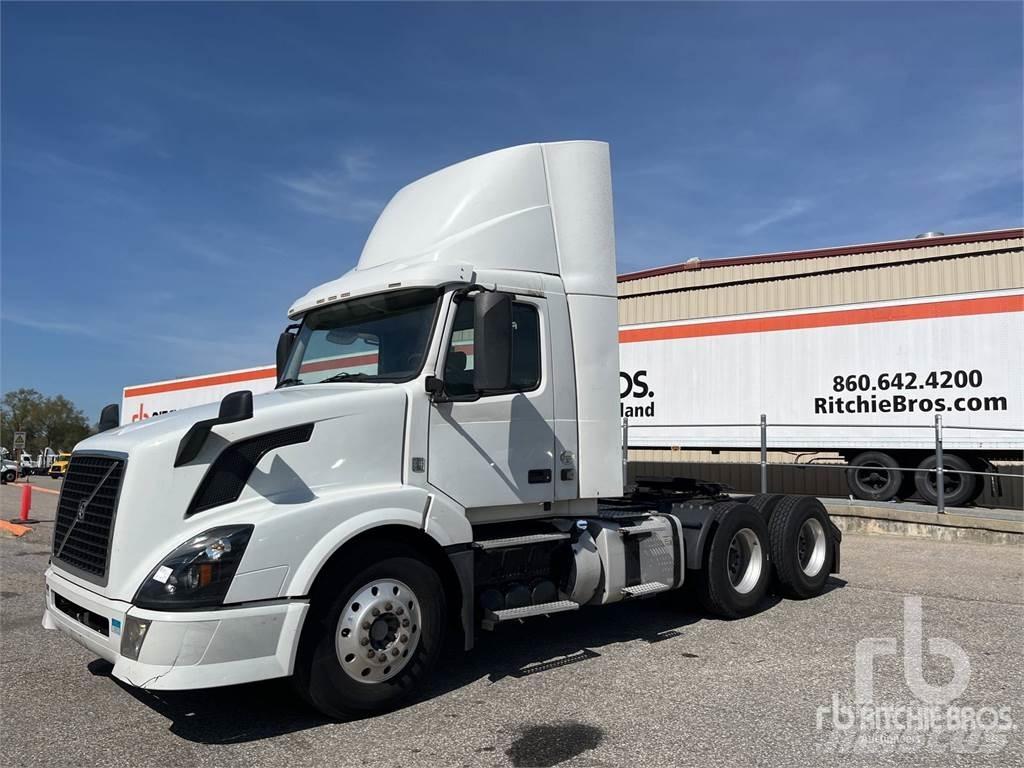 Volvo VNL Sadulveokid