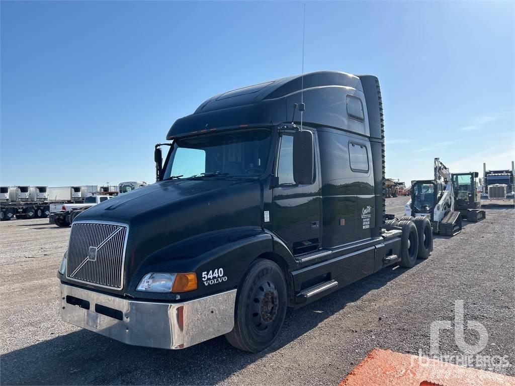 Volvo VNL 780 Sadulveokid