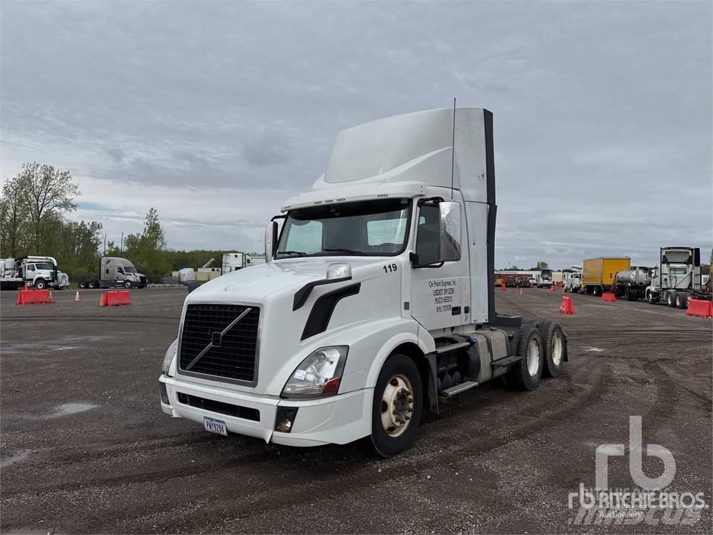 Volvo VNL300 Sadulveokid