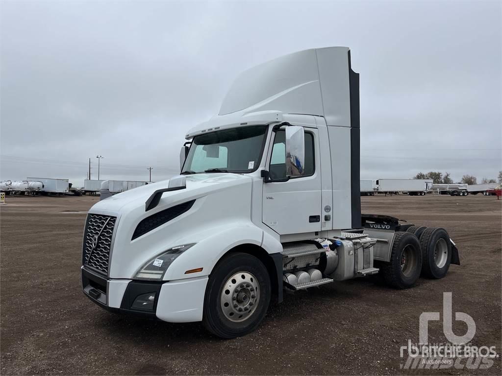Volvo VNL62T300 Sadulveokid