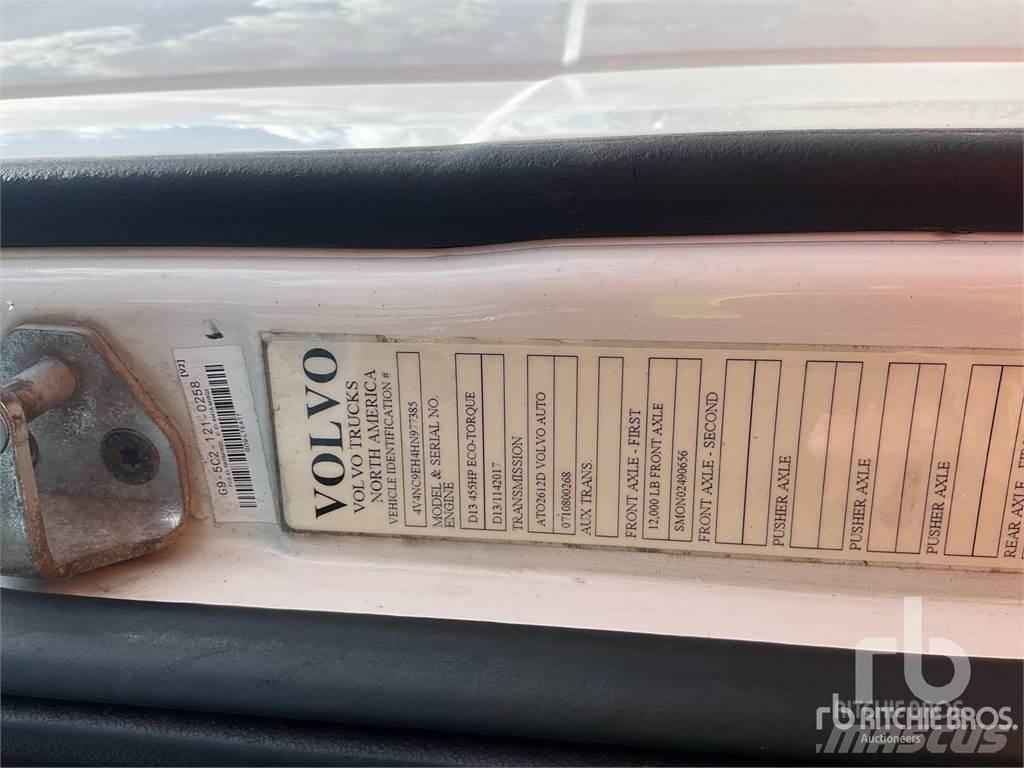 Volvo VNL64 Sadulveokid