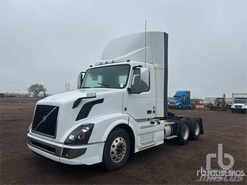 Volvo VNL64 Sadulveokid