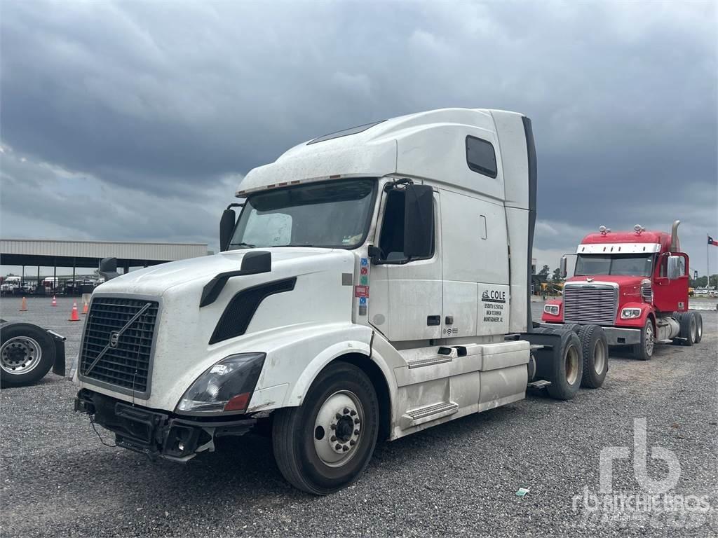Volvo VNL670 Sadulveokid