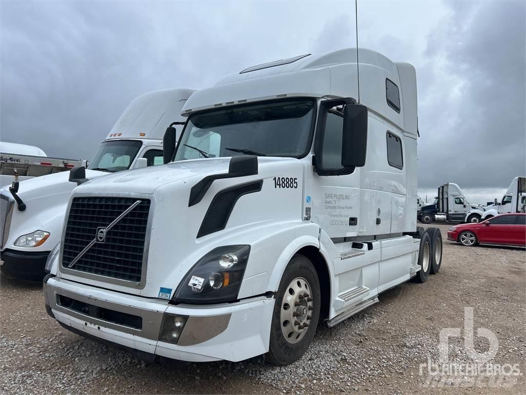 Volvo VNL670 Sadulveokid