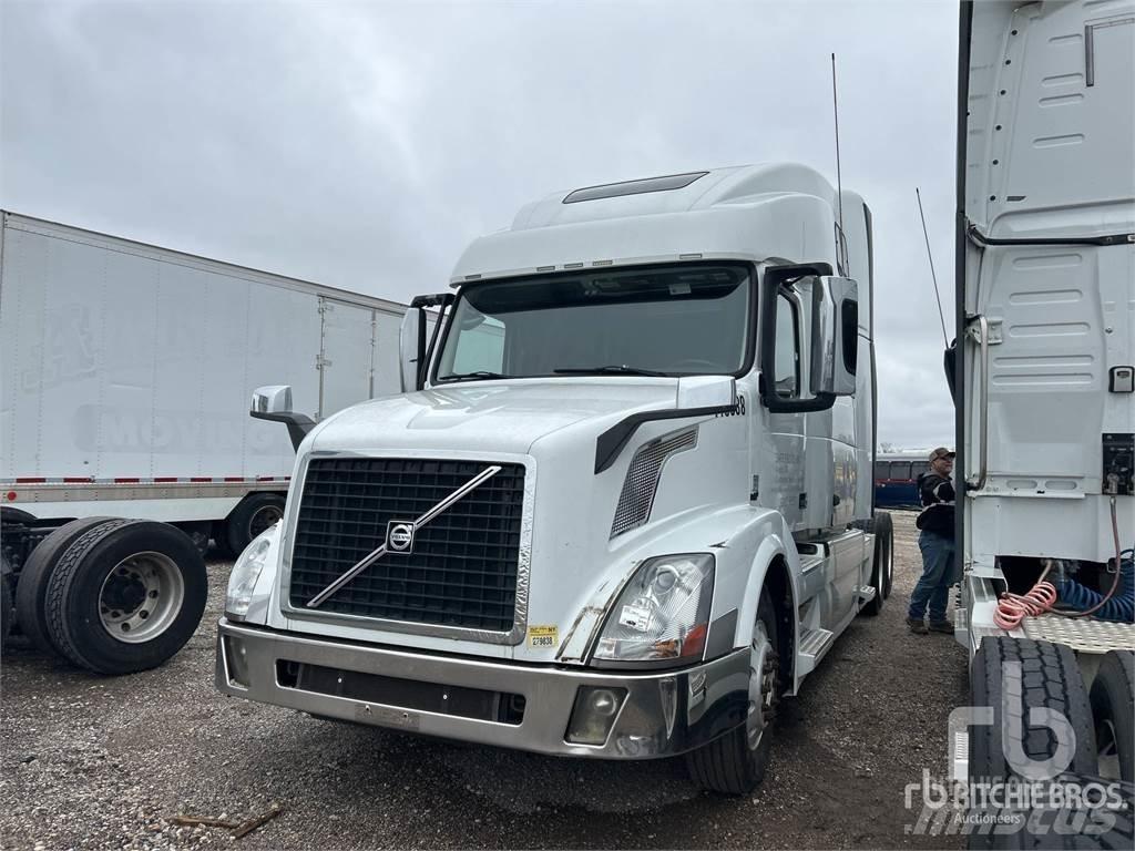 Volvo VNL670 Sadulveokid