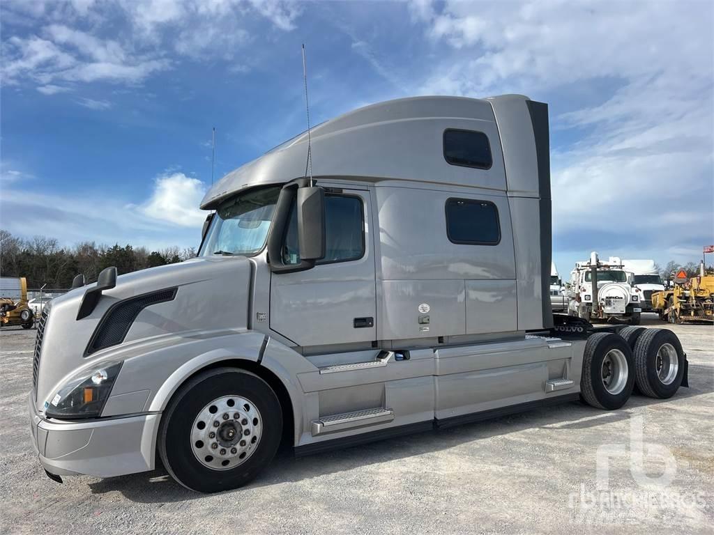Volvo VNL780 Sadulveokid