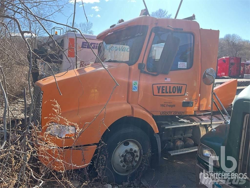 Volvo VNM Sadulveokid