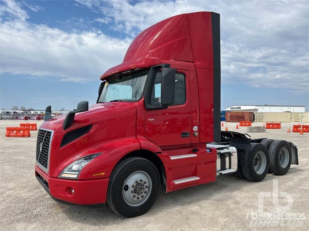Volvo VNR Sadulveokid
