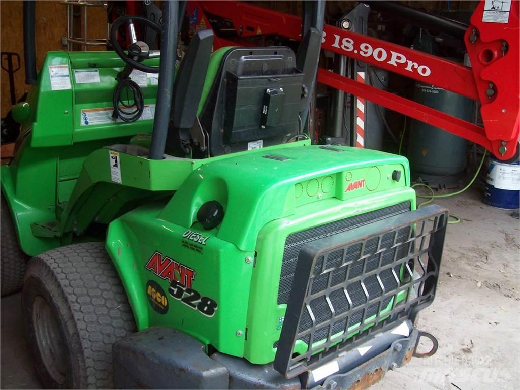 Avant M528 Rataslaadurid