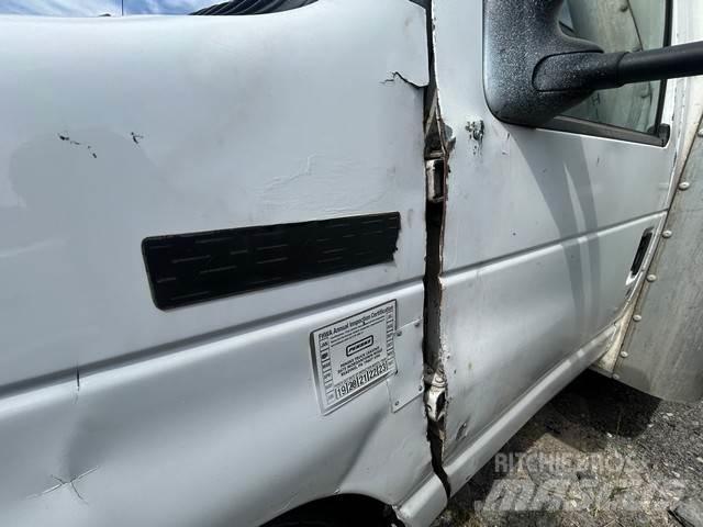Ford E-350 Furgoonautod