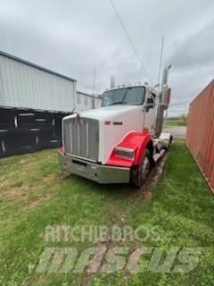 Kenworth T800W Sadulveokid
