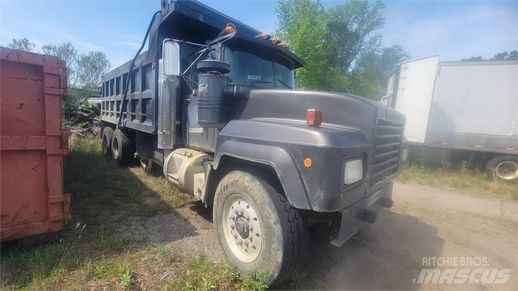 Mack RD6885 Kallurid