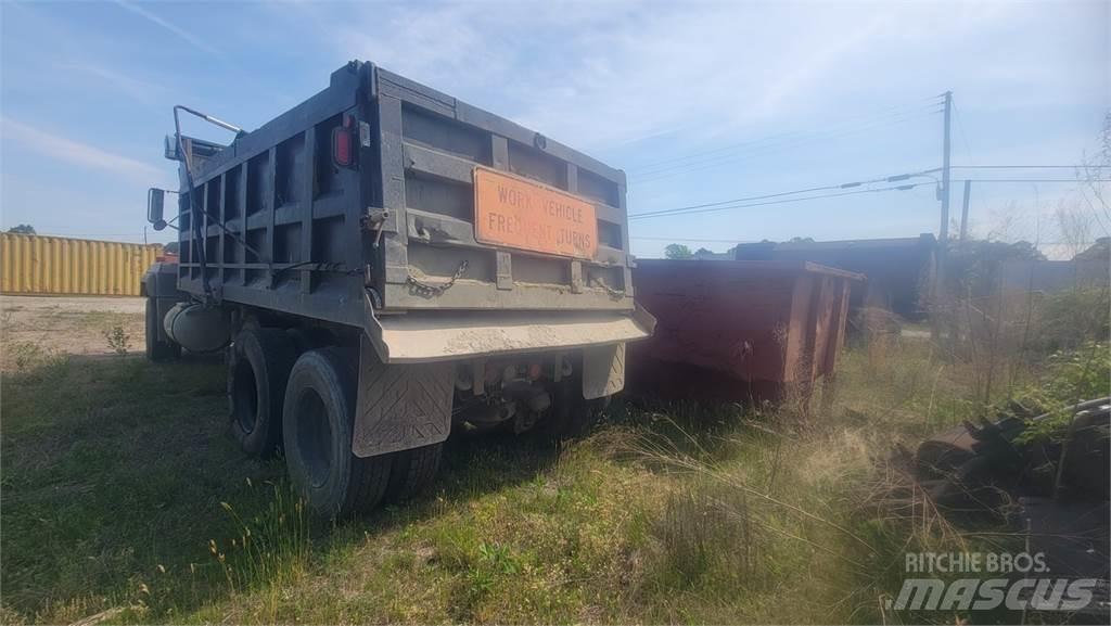 Mack RD6885 Kallurid