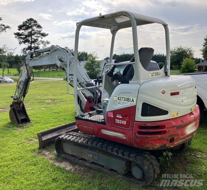 Takeuchi TB240 Väikeekskavaatorid 7t-12t