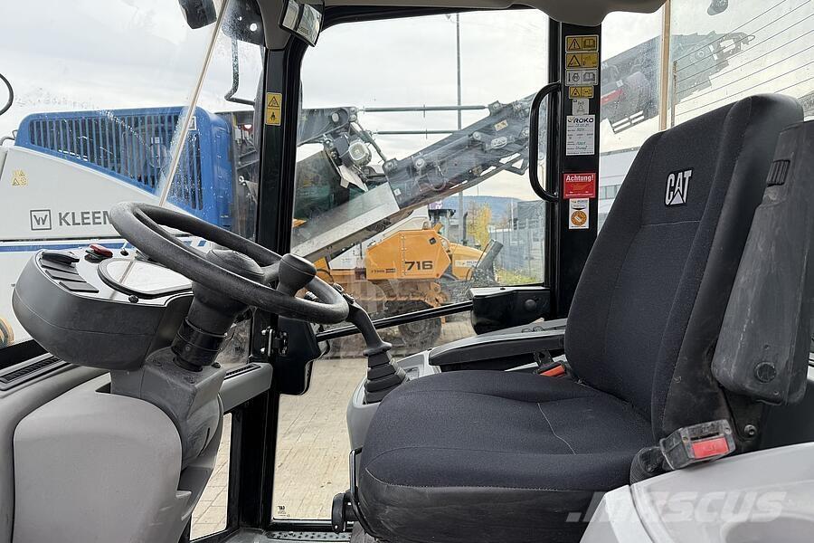 CAT 906 M Rataslaadurid