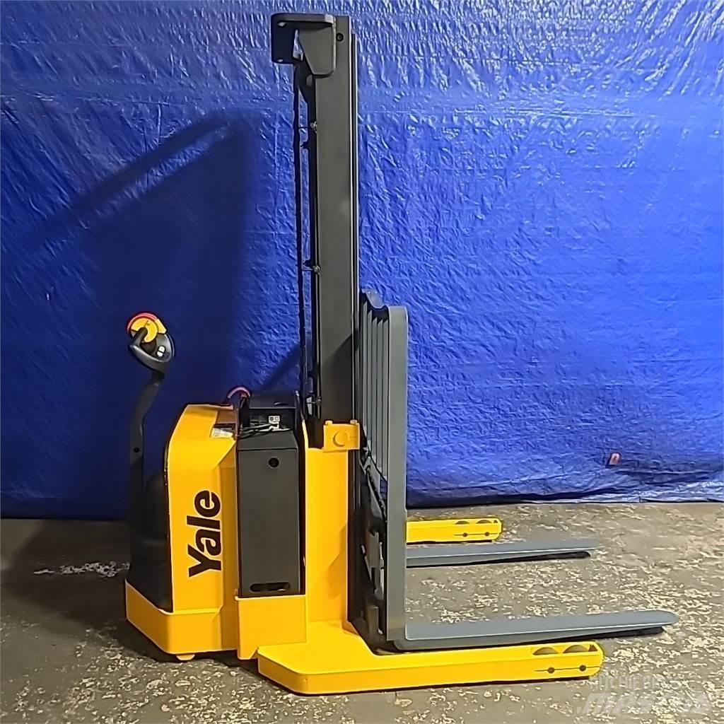Yale MSW040 Platvormiga virnastajad
