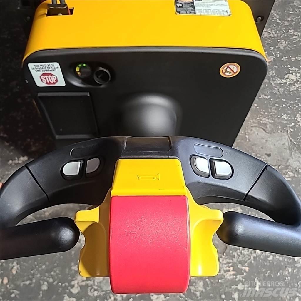 Yale MSW040 Platvormiga virnastajad