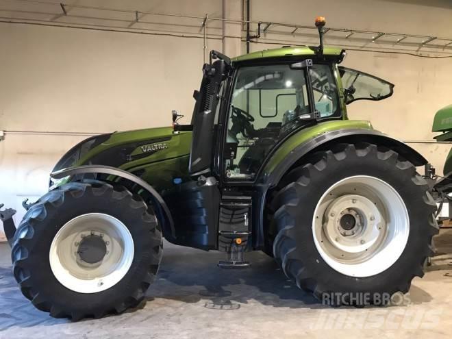 Valtra T235D Traktorid
