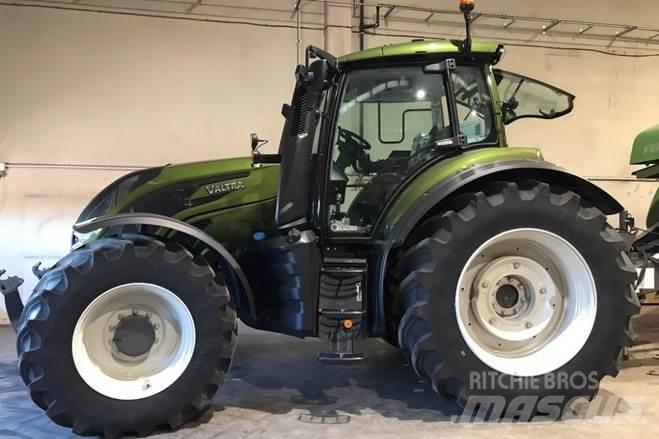 Valtra T235D Traktorid