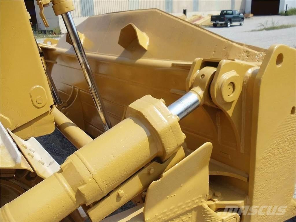 CAT D8N Buldooserid