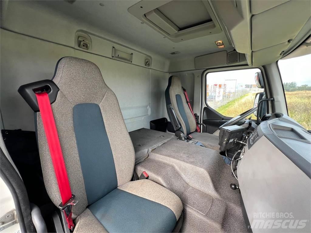 Volvo FE320 6x2*4 Furgoonautod