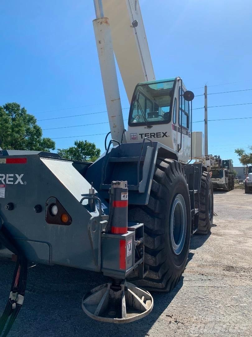 Terex  Raske maastiku tõstukid