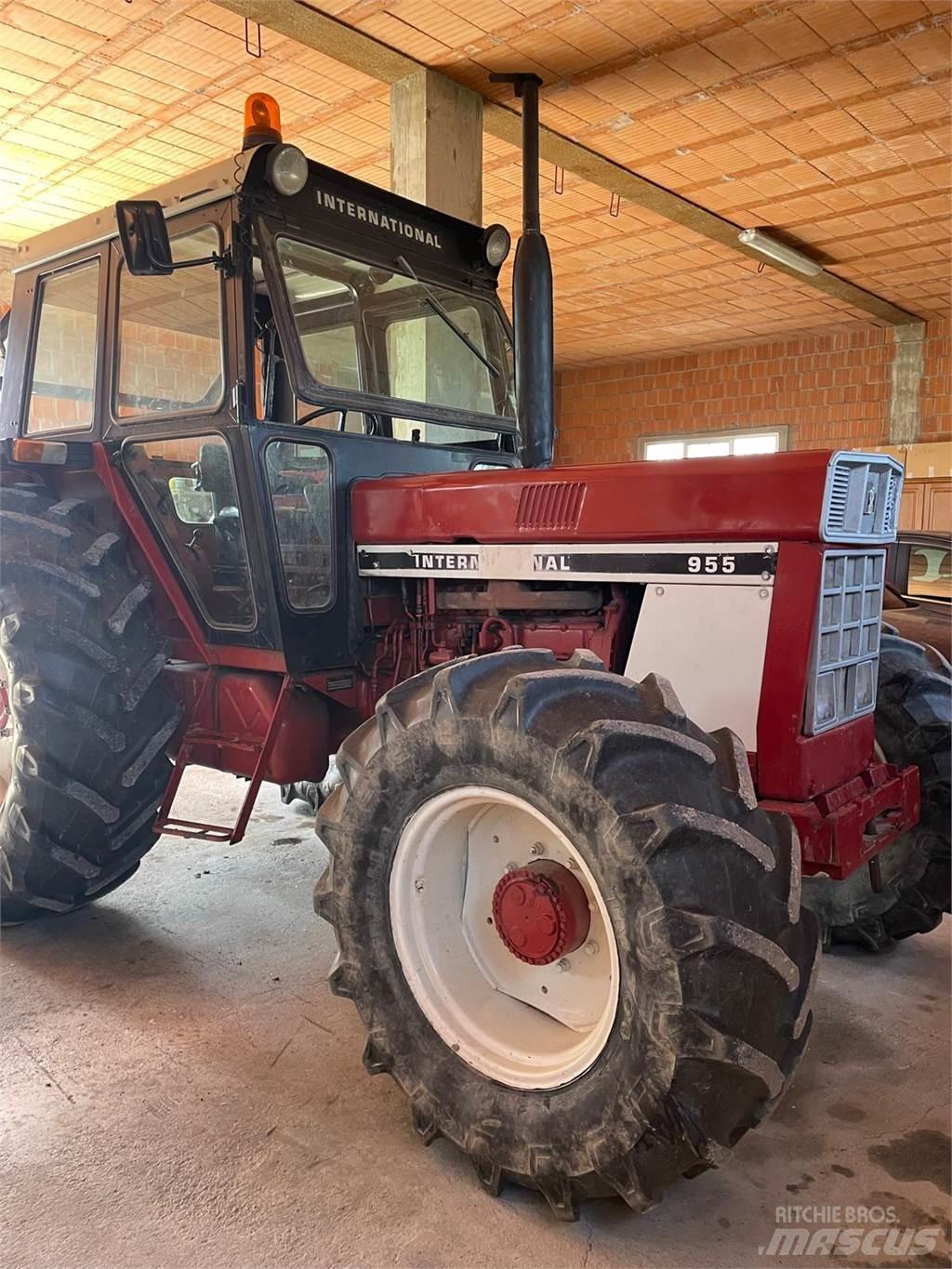 International 955 Traktorid