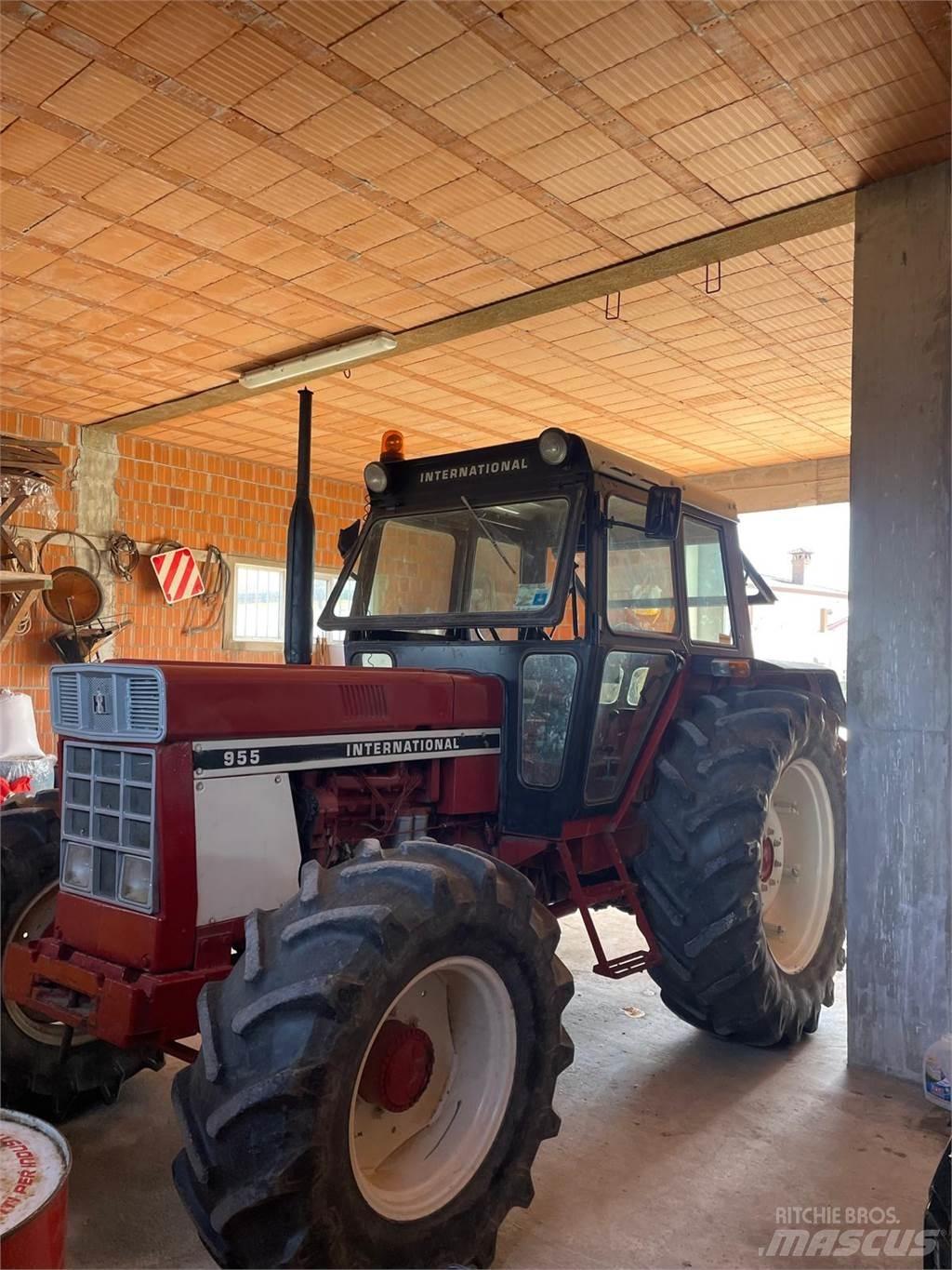 International 955 Traktorid