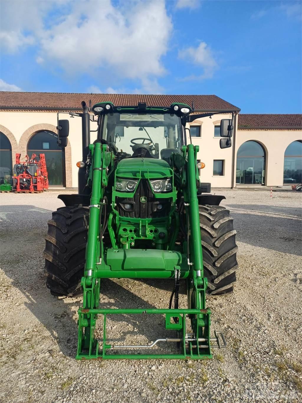 John Deere 6110 R Traktorid