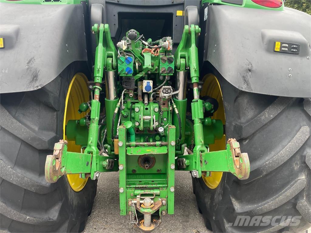 John Deere 6210 R Traktorid
