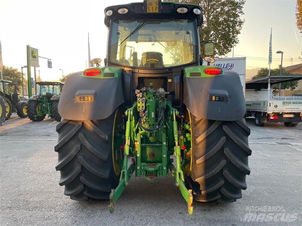 John Deere 6210 R Traktorid