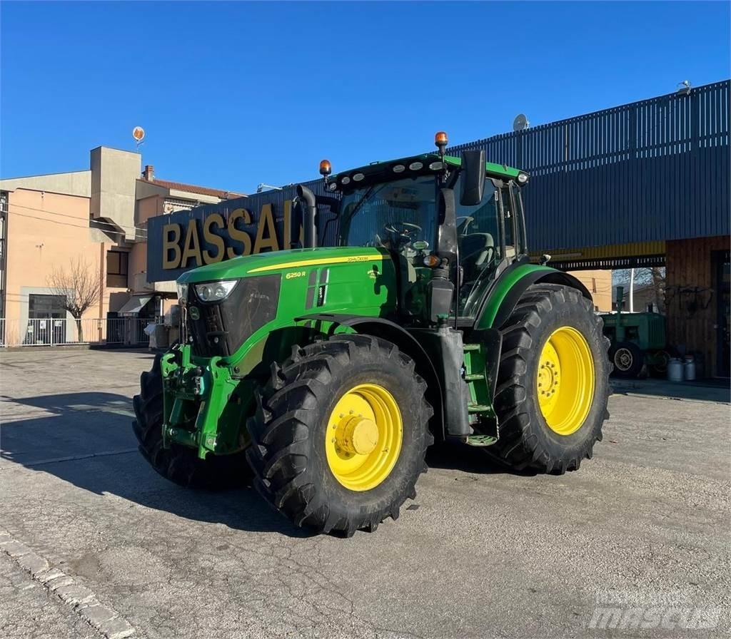 John Deere 6250 R Traktorid