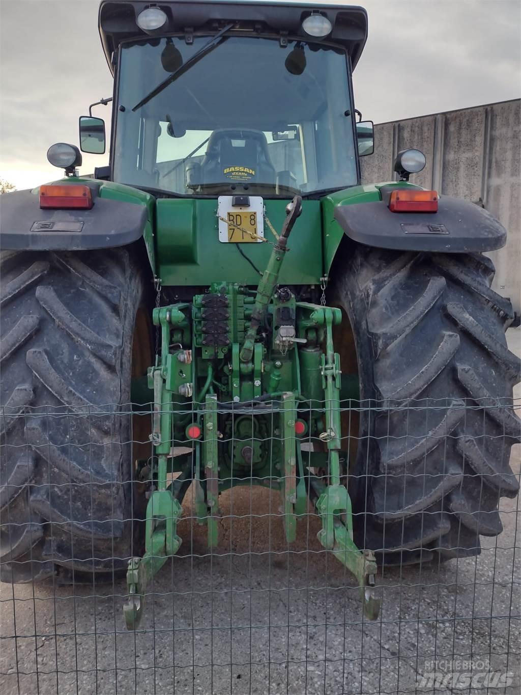 John Deere 8230 Traktorid