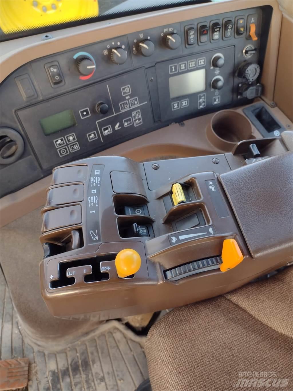 John Deere 8230 Traktorid