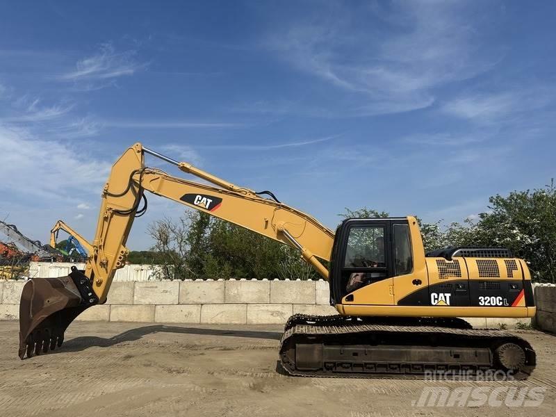 CAT 320 Roomikekskavaatorid