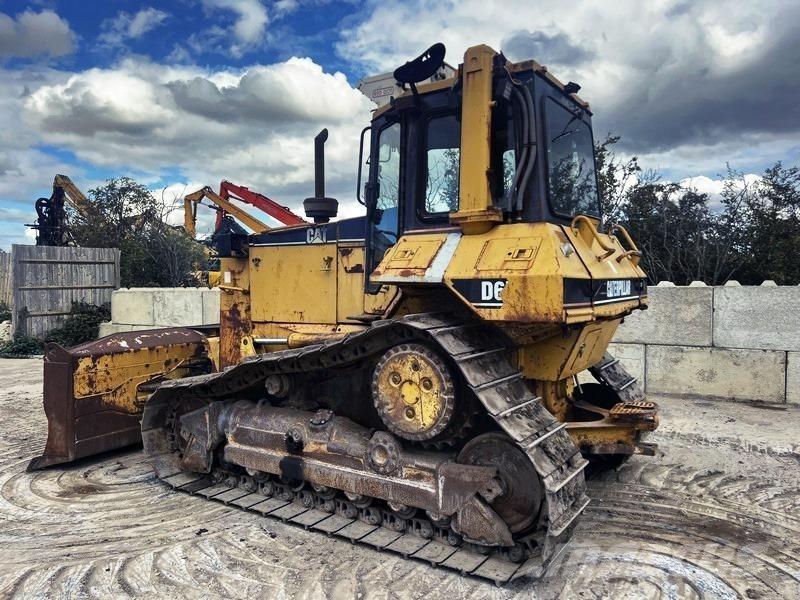 CAT D6M Buldooserid