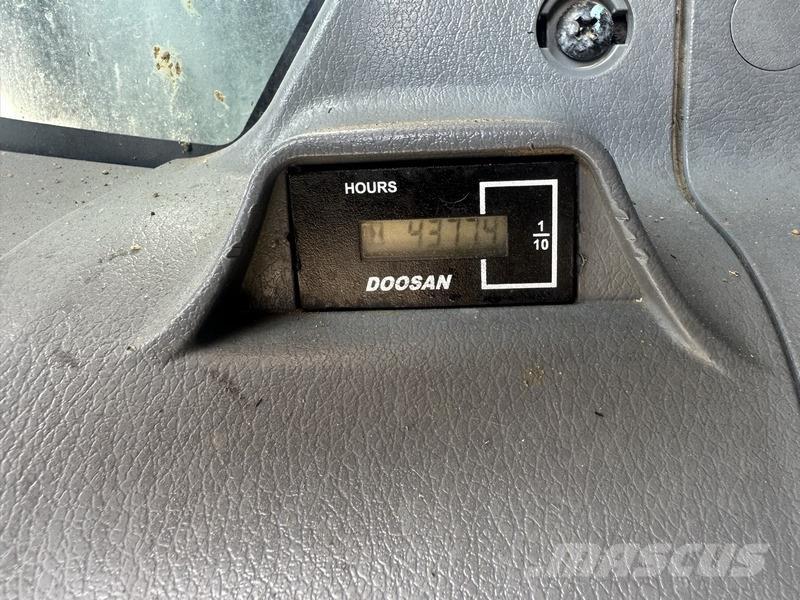 Doosan DX530LC-7 Roomikekskavaatorid