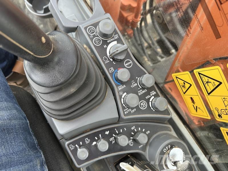 Hitachi ZX130 Roomikekskavaatorid